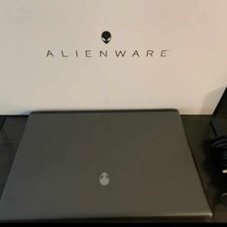 Alienware M16 R2 