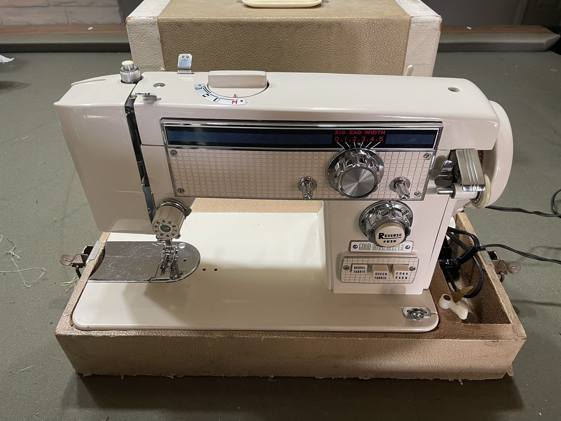 Kids Sewing Machine And Friendship Bracelets for Sale in Simi Valley, CA -  OfferUp