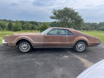 1966 Oldsmobile Toronado Deluxe 