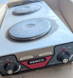 Nemco 63103 120V Vertical Double Burner Hot Plate Countertop Electric