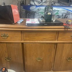 Dresser 