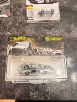 Hot Wheels Premium Mercedes-Benz 300 SLR Team Transport