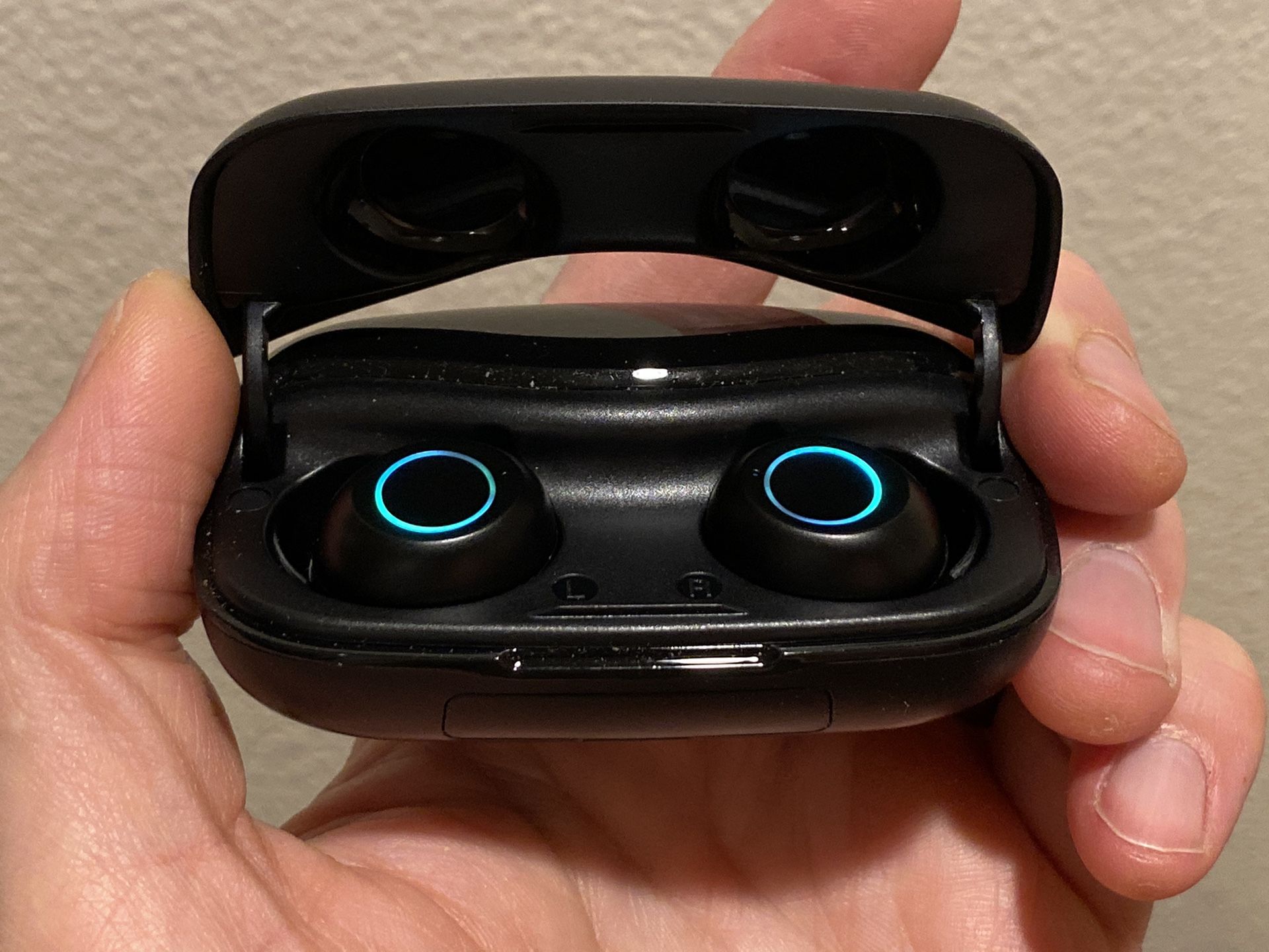 Wireless Bluetooth earbuds , New