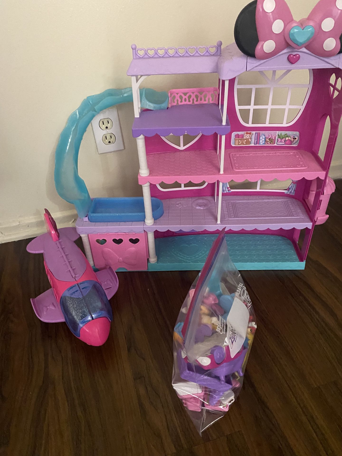 Minnie Doll House