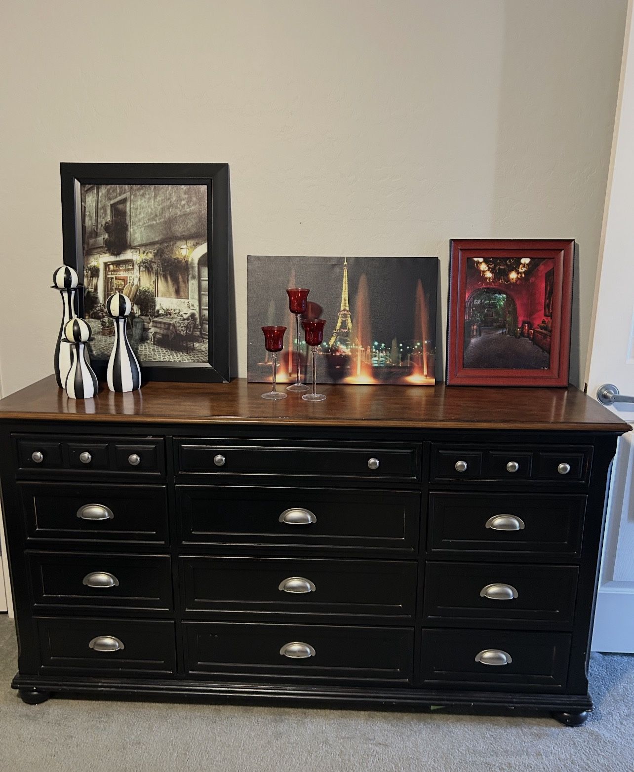 Dresser & 2 Matching Nightstands