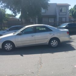 2005 Toyota Camry le