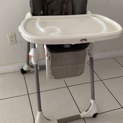 Chicco high chair there are some parts that are a little