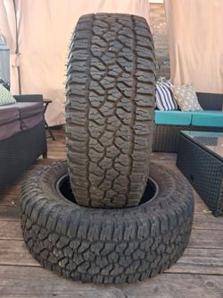Pair LT 265 65 18 Goodyear  Wrangler  like new dont install