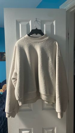 Adiads sweater