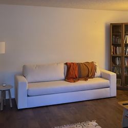 White Living Spaces Isabella Sofa 97”