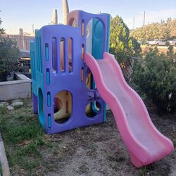 Outdoor slide playset