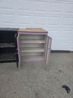 4 ft Steel storage cabinets