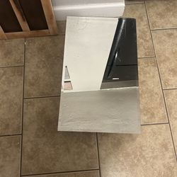     FREE – Mirror & Medicine Cabinet 