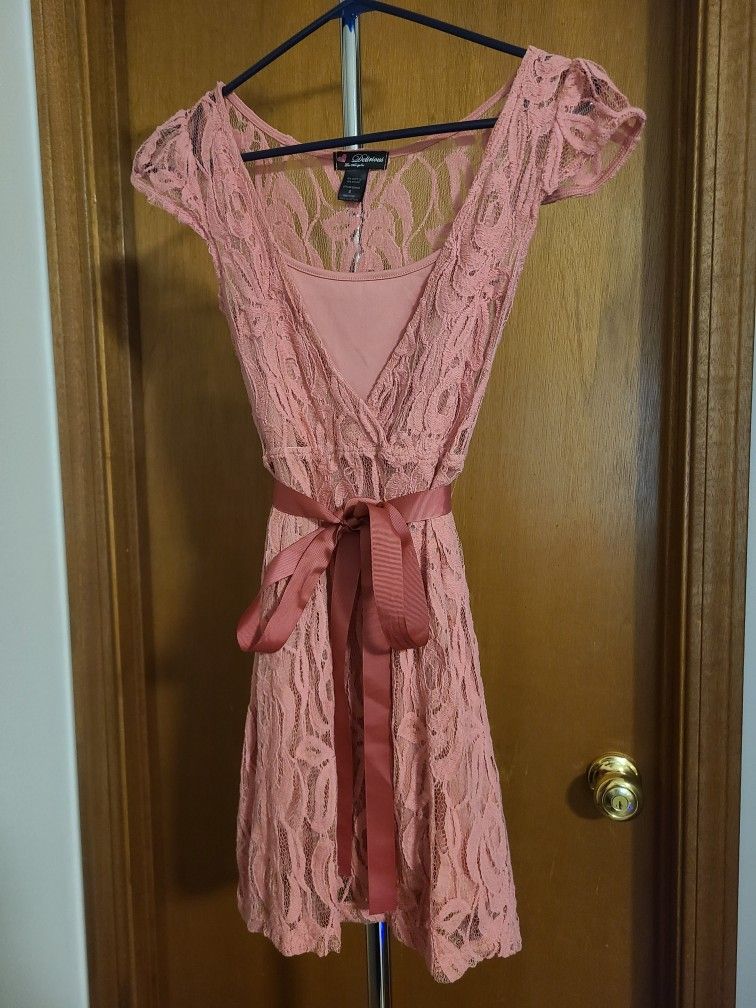 (SMALL ) Women's Pink Lace Dress With Ribbon Tie. 