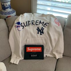 Supreme Yankees Hoodie 🔥 ( Rare 2015 Released ) Size Xl ( Make Me An Offer )