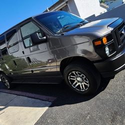 2009 FORD E-350  ECONOLINE 