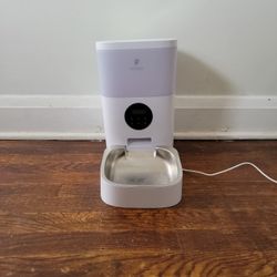 Pet Food Dispenser