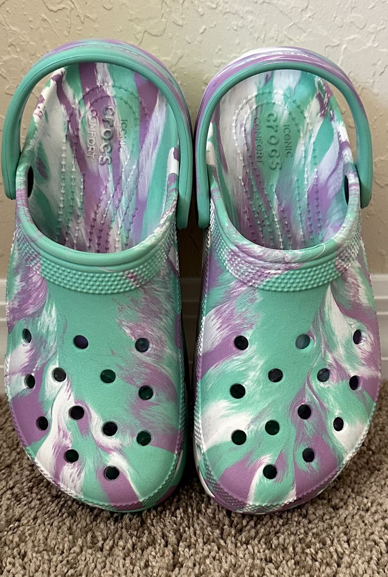 Classic Platform Crocs Size W8