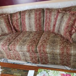 Beautiful Broyhill Sofa And Loveseat Set