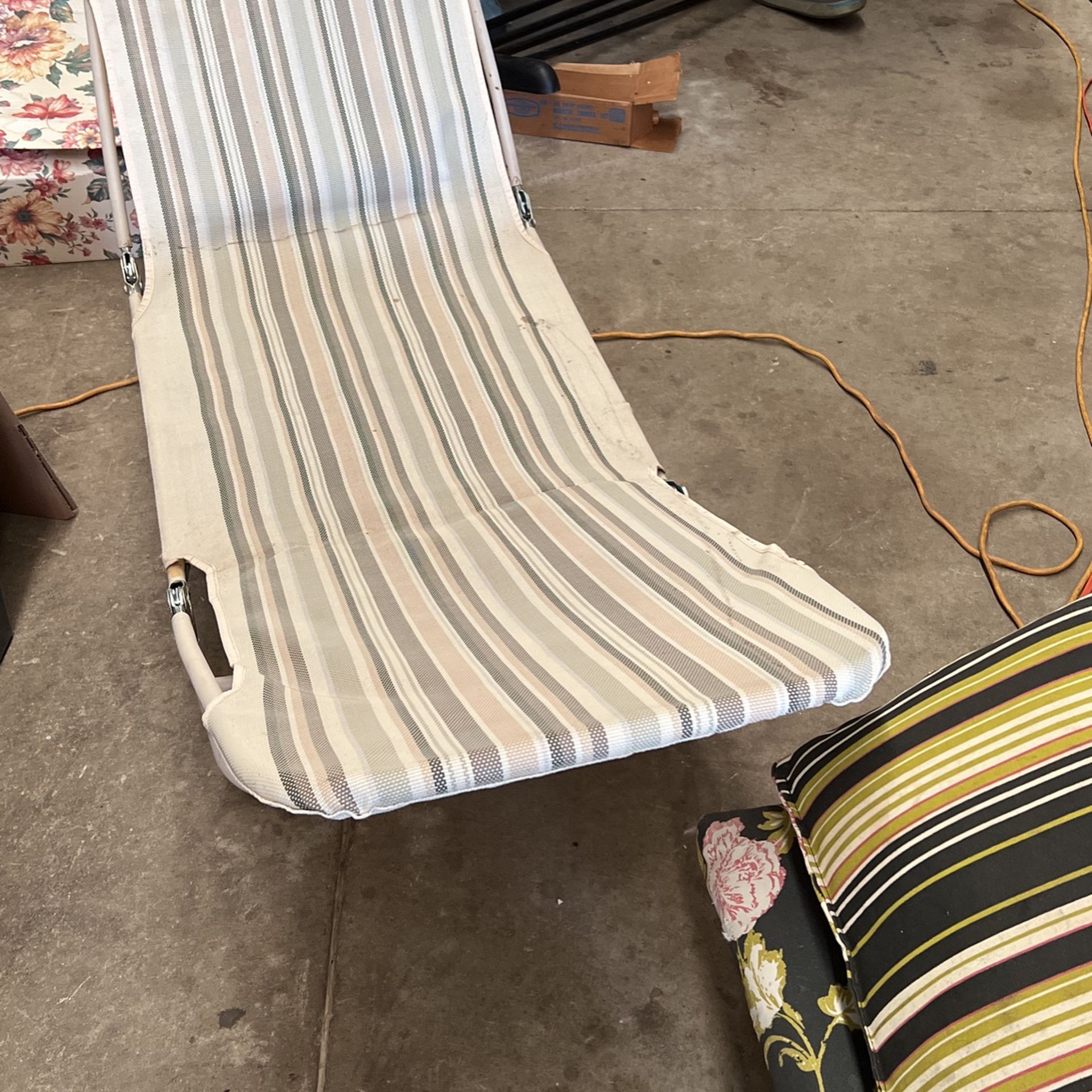 Folding Lounge Chair