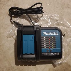 Makita Charger 