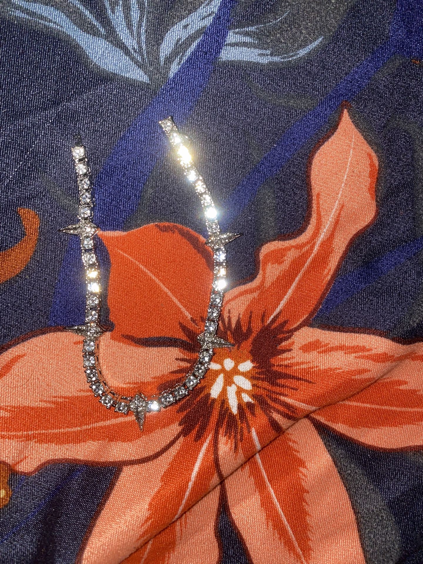 Elegant Silver Bracelet with Faceted Crystals