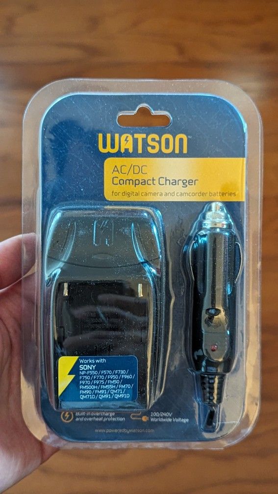 Watson Compact AC/DC Charger for L & M Series Batteries C-4203