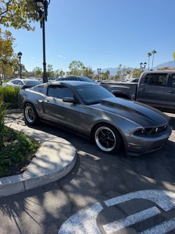2011 ford mustang gt