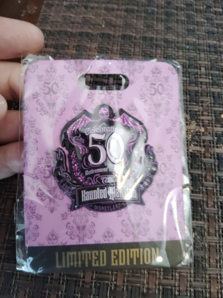 Limited Edition Disney Haunted Mansion Pin.