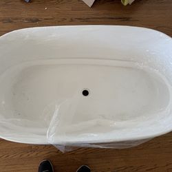 Free Standing Tub For Kids Or Small Adult