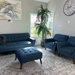 Sofa / Couch / Sectional 