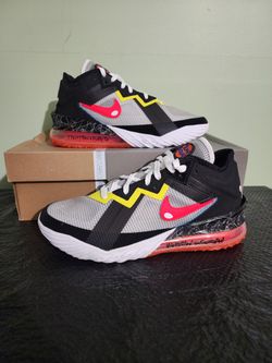 Nike LeBron 18 Low "Sylvester Vs Tweety Space Jam"