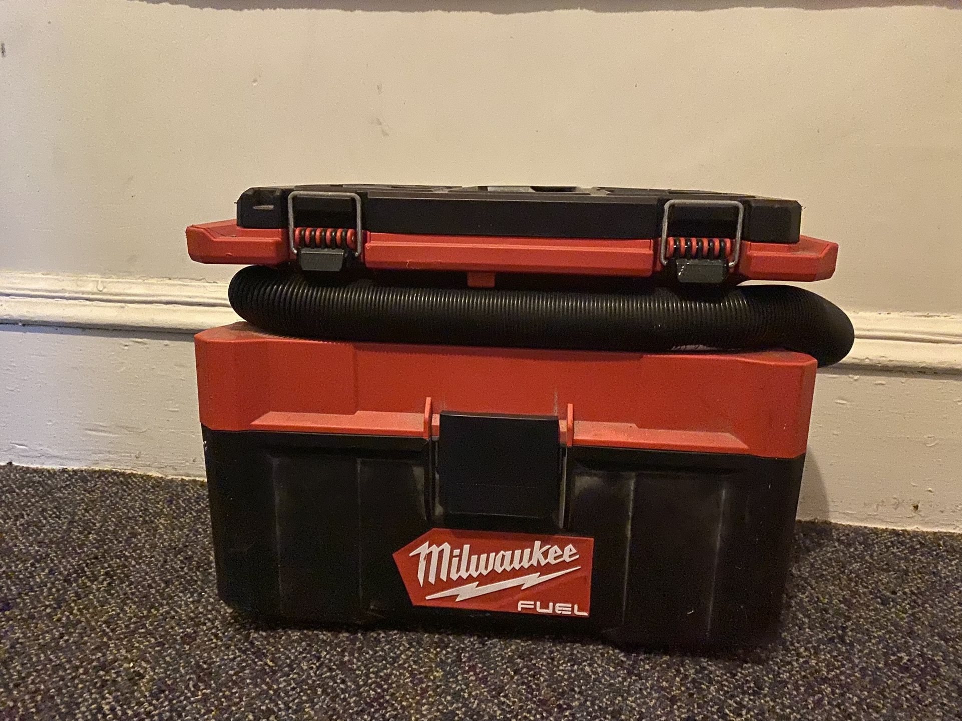 Milwaukee vacuum