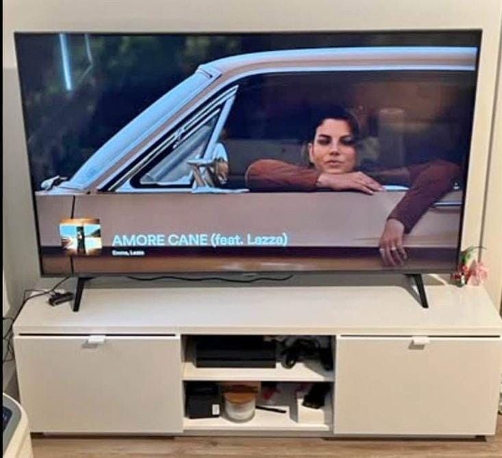 Lg 65' Ultra Hd Tv With Unit