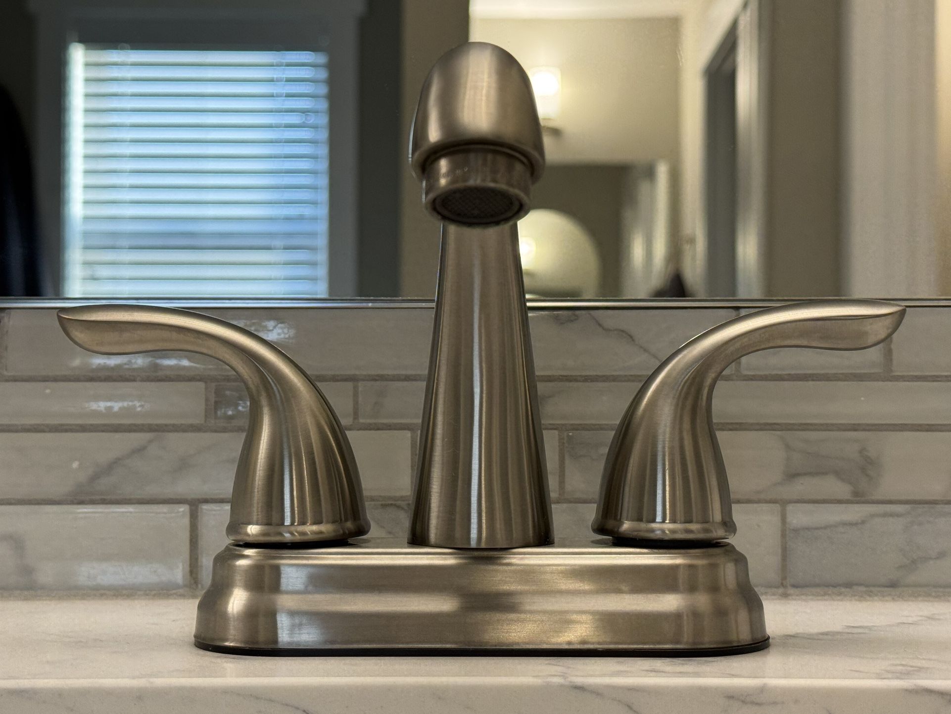 Pfister Bathroom Center-set Faucet (4)