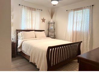 Queen Bedroom Set Bassett Furniture Solid Wood