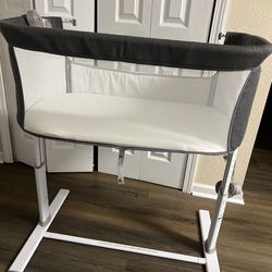 Bedside bassinet (adjustable)