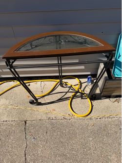Accent table