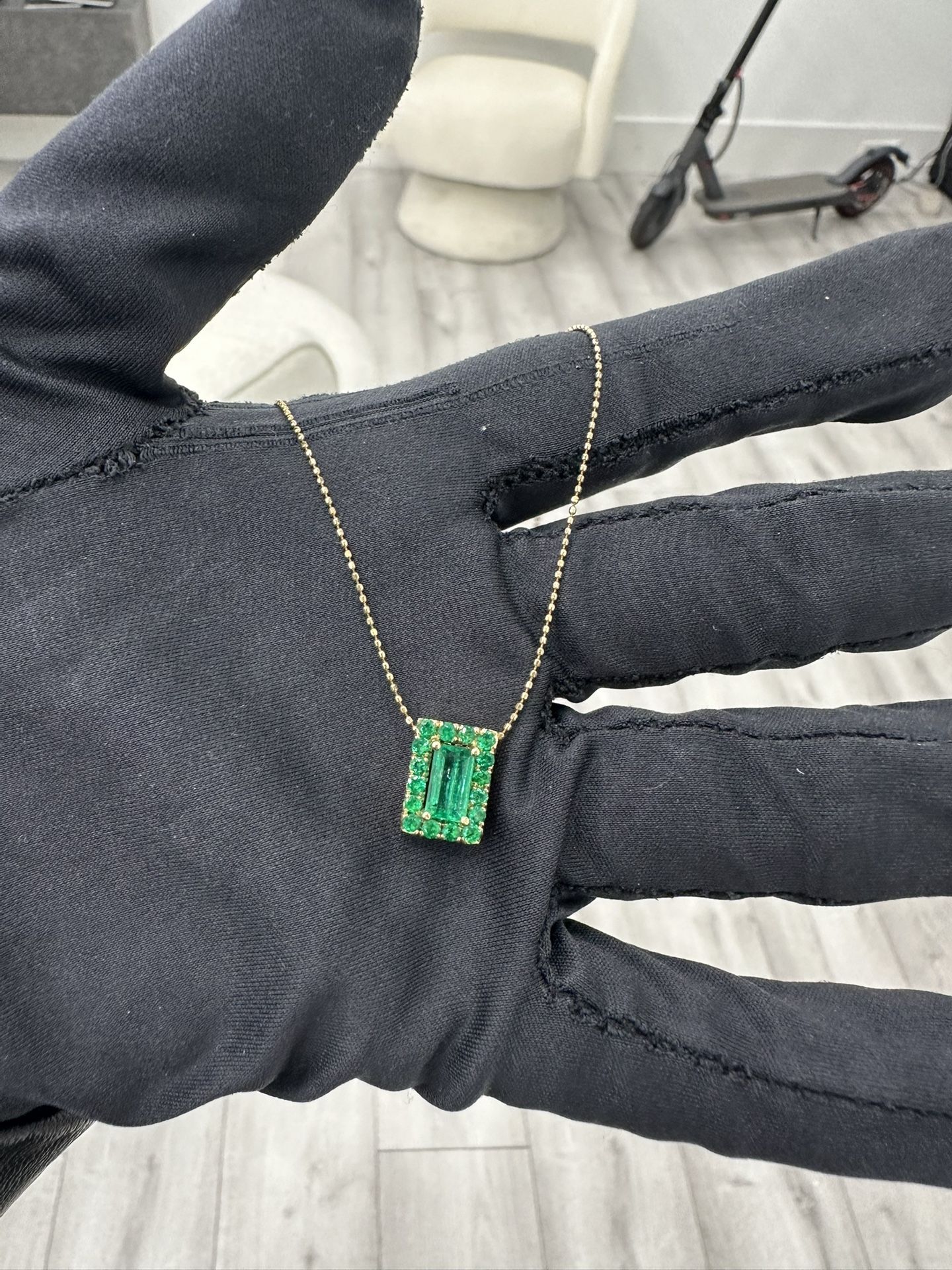 Emerald Necklace With Certificate