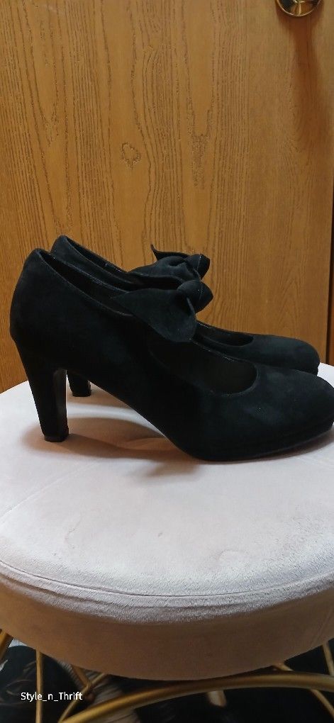 Suede Platform Round Toe Pumps Size 11