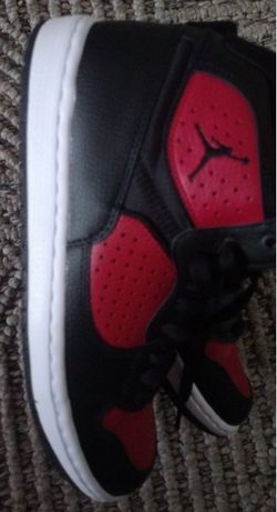 Nike Air Jordan Mid-Top Sneakers size 8