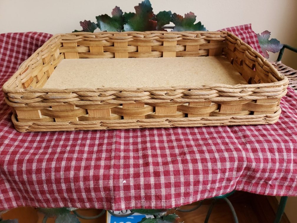 Vintage 233B Pyrex Wicker basket tray with leather handles for 9 x 13 glassware.