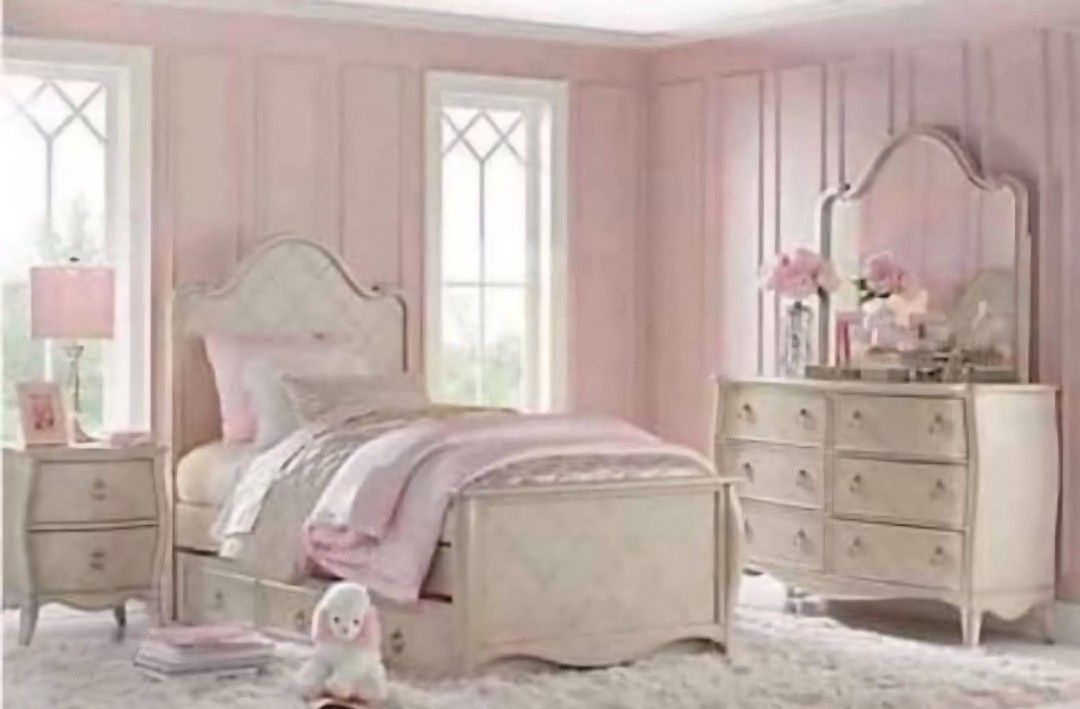 Disney Teen Twin Bedroom Set