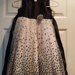 White / Black Polkadot Dress, Little Girls Dress, 4T, Underskirt With Puff.  Great For Any Occasion 