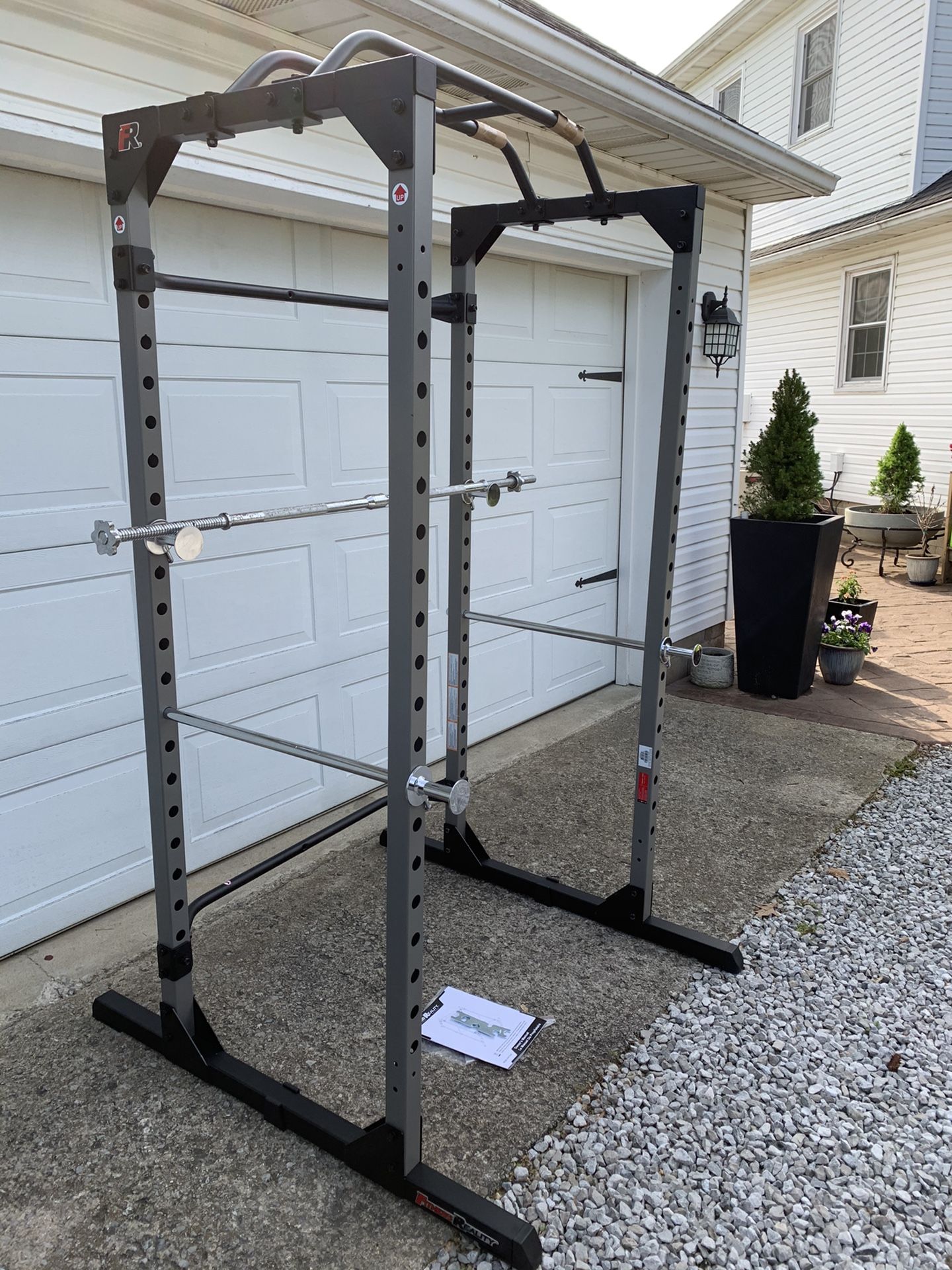 Weight Lifting Squat Rack 800 lbs Capacity (Delivery Available, please see descriptions)