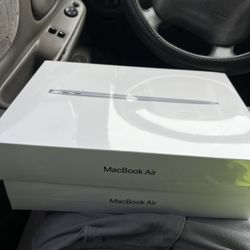 MacBook Air 13inch M1 Chip 256gb