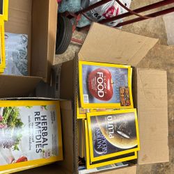 Q-100 National Geographic Magazines.