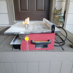 Chicago Electric 7" Portable Wet Cutting Tile Saw 