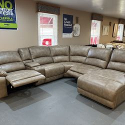 New 5 Seat & Chaise Reclining Sectional