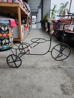 Base bicicleta para 3 macetas($65)tel (contact info removed)